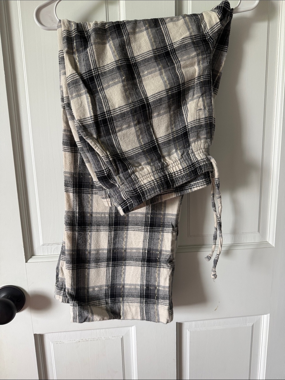 GAP Plaid Flannel Pajama Pants in Black and Cream
